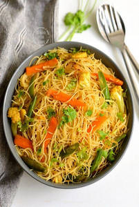 Veg Singapuri Noodles
