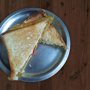 Cheese bread omlette