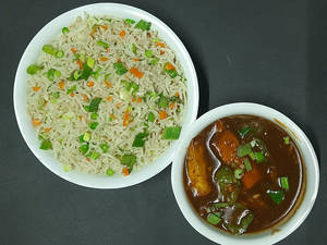 Veg Fried Rice With Paneer Chilli Gravy