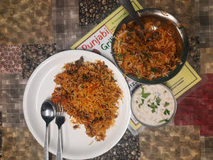 Hyderabadi Dum Biryani (750ml)
