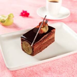 Nutmeg Signature Chocolate Truffle Pastry Slice - (1 pc)
