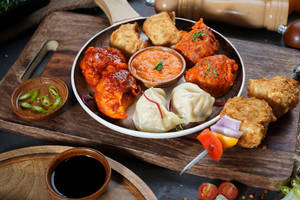 Veg Momos Platter