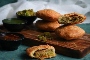 Matar Kachori [Per Piece]