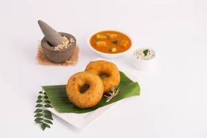 Vada Sambhar [2 Pieces]