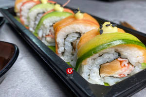 Rainbow (crab) Sushi Roll