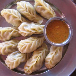 Paneer Steamed Momos [6 Pieces]