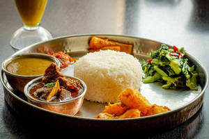 Bengali Mutton Thali (rice+dal+ Mutton Curry-2pc+chatni +papad)