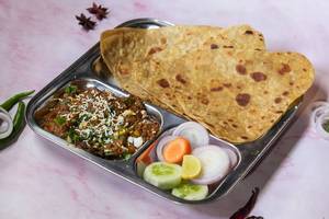 Kadhai Paneer With 3 Tawa Paratha