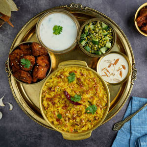 Deluxe Garlic Tadka Khichdi Thali