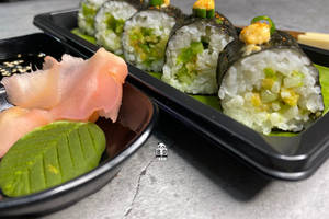 Avocado Cream Cheese Sushi Roll