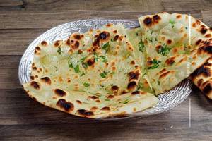 Aloo Pyaz Paneer Naan 