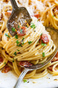Spaghetti Carbonara (bacon) (contains Pork)