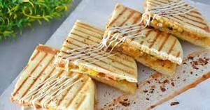 Veg pizza cheese sandwich [3 layers]