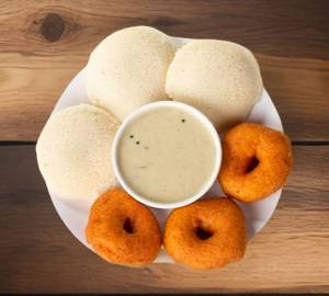 Idli 2 pieces with 2 vada