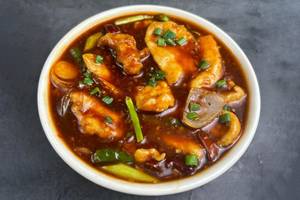 Sliced Chicken In Burnt Ginger Chilli (Gravy)