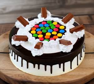 KitKat Gems Cake [500 gm]