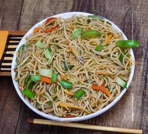 Egg Hakka Noodles