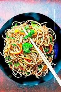 Mushroom Schezwan Noodles