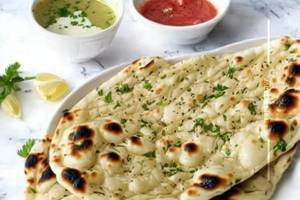 Garlic naan