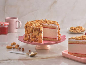 Golden Fantasy Ice Cream Cake (500 Ml)