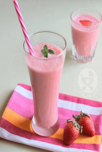 Sp Strawberry Lassi With Icecream