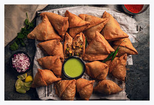 Time Box Of 25 Aloo Samosas
