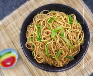 Hakka Noodels + 250 ml cold drink