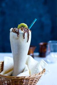 Kiwi With Slices