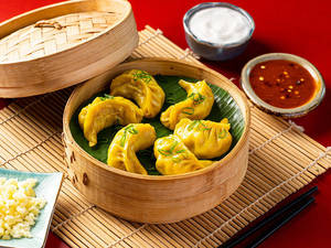 Chicken Cheese Steamed Momos (6 Pcs)