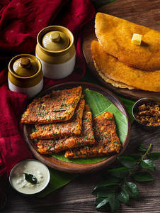 Butter Open Podi Masala Uttappam