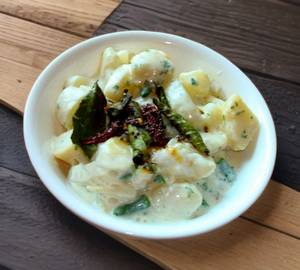 Aloo raita