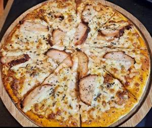 Smoky Chicken Pizza