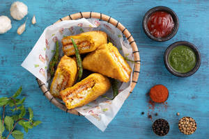 Chilli Garlic Cheese Bread Pakoda