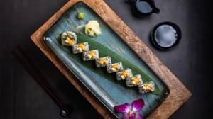Asparagus, Avocado & Truffle Oil Sushi