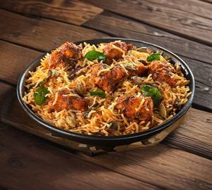 Chicken Biryani With Pyaaz Chutney
