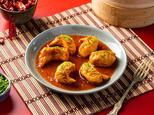 Schezwan Chicken Momos (6 Pcs)