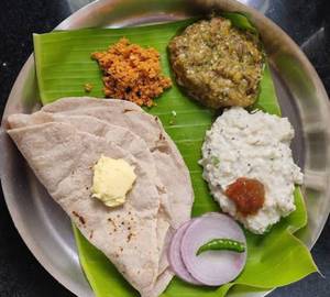 Jowar Roti [2Pcs] & Curry