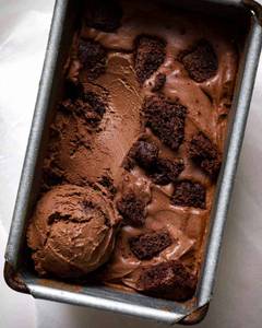 CHOCOLATE FUDGE
