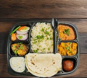 Veg.executive Thali
