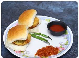 Jumbo Vada Pav (2 Pcs)