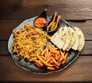 Spicy shawarma plate with fries                                                                                                             