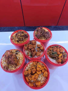 Red Bucket Special Chicken Biryani [1 Person]