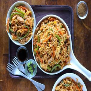 Schezwan chicken noodles
