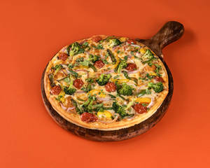 Makhani Gourmet Veggie Pizza