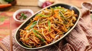 Triple Schezwan Noodles [Serves 1]