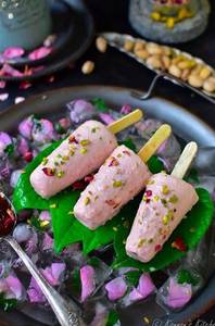 Rabdi Gulkand Kulfi