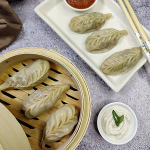 Chicken Steamed Momos 6pcs