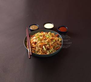 Schezwan chicken noodles