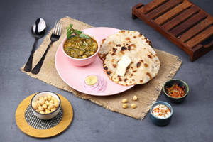 Stuffed Paneer Kulcha (2pcs)