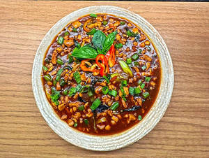 Chicken In Chilli Basil Sauce